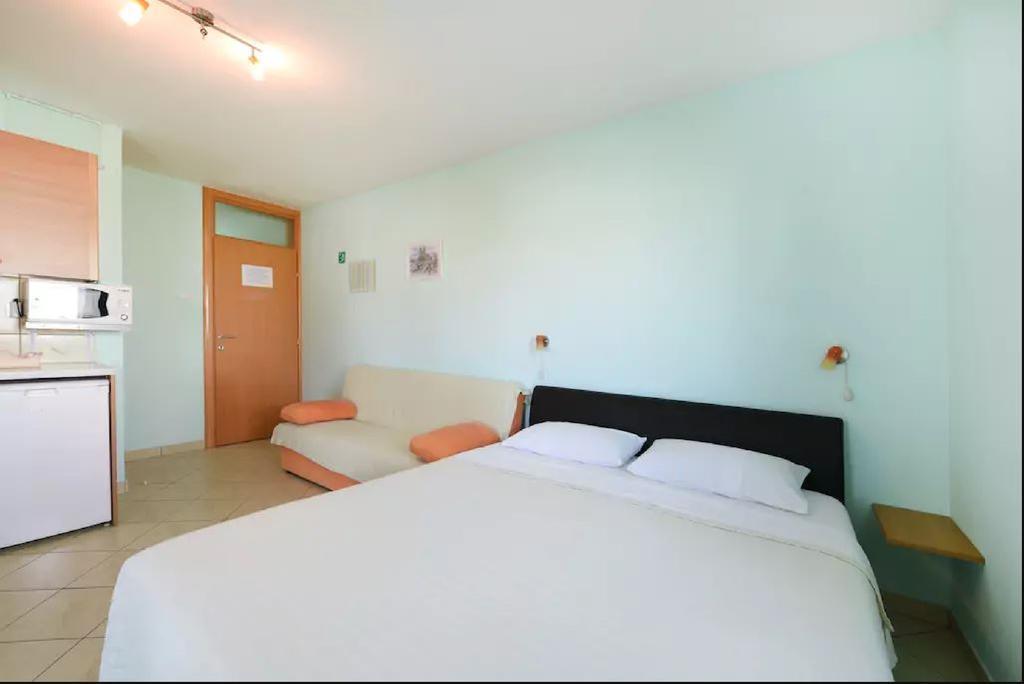 Apartments Otok Трогир Екстериор снимка